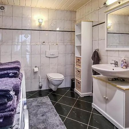 2 Bedroom Awesome In *